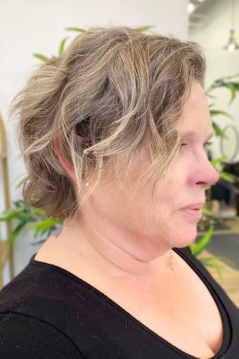 Wavy textured short bob