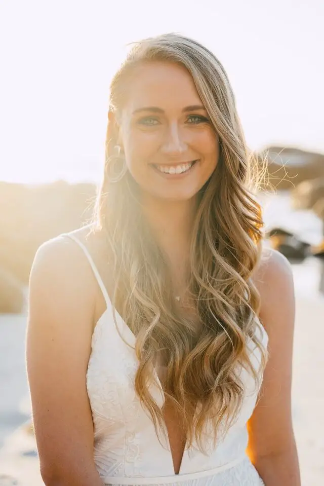 Relaxed loose tousled waves wedding hairstyle