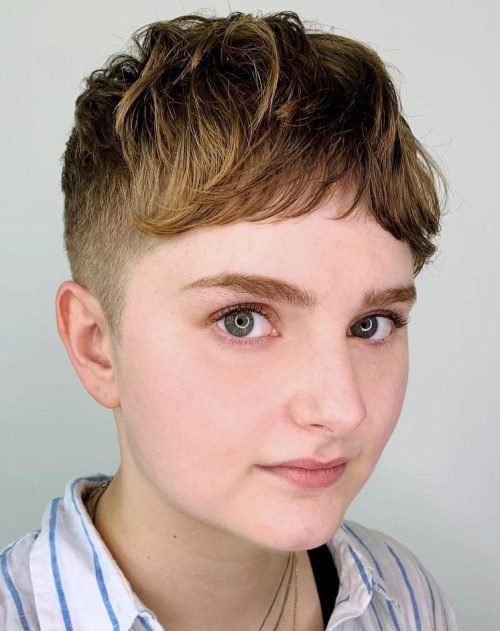 Extra short pixie for bold minimal style