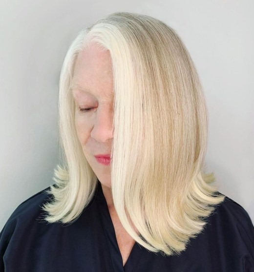Classy Blonde Lob with Blunt Ends